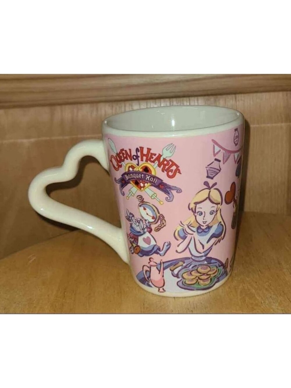 Tokyo Disneyland Disney Queen of Hearts Alice in Wonderland Banquet Hall mug.